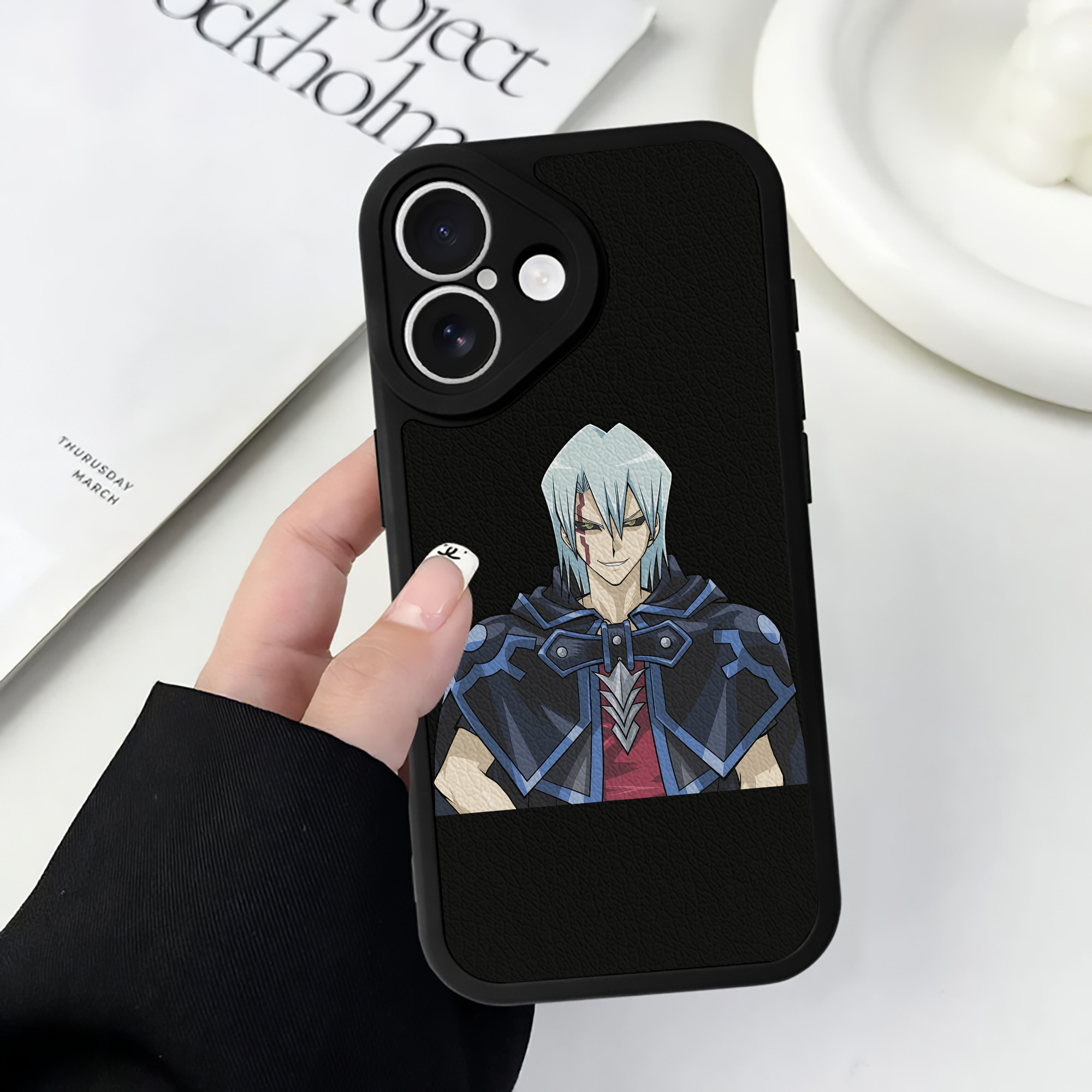 遊☆戯☆王 Yu-Gi-Oh! 【iPhone 16シリーズ対応】シリコンスマホケース（レザー調） 材質：シリコン